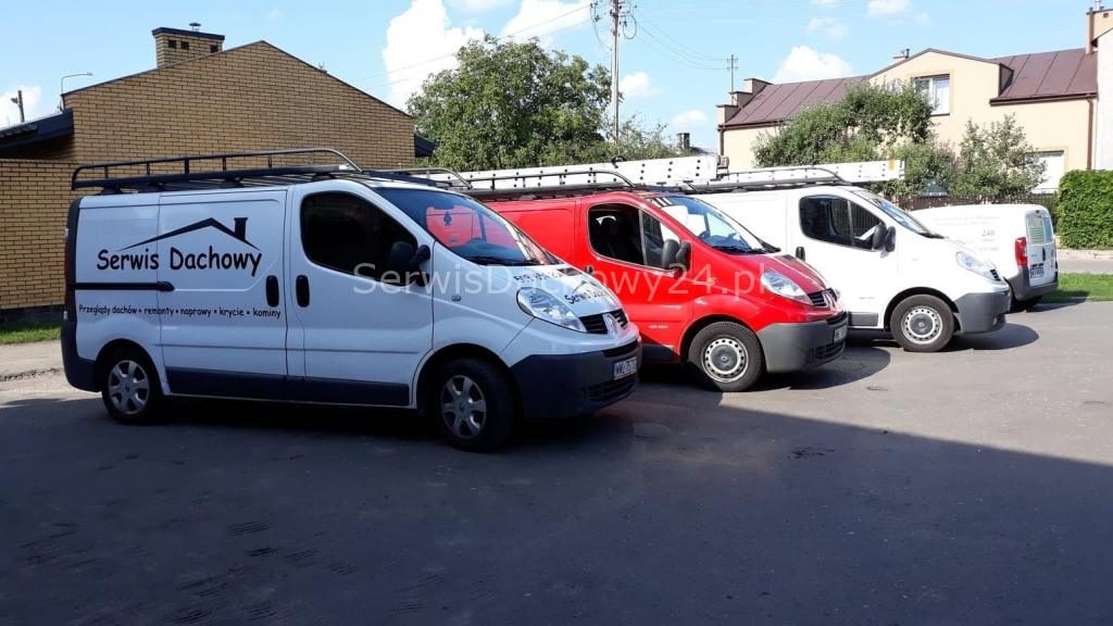 Busy firmowe Serwisu Dachowego przed budową